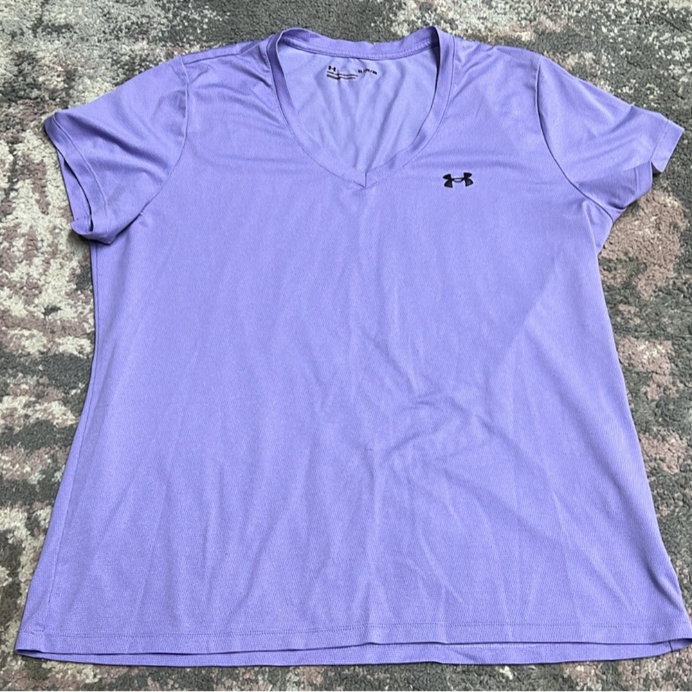 Woman’s xl under armour vneck tshirt